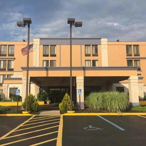 Wingate By Wyndham Fishkill Hotel Kültér fotó